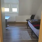 Schoene Vollausgestattete Monteurs- Gaestewohnung Naehe Raffinerie Leuna Und Geiseltalsee 0308 Braunsbedra