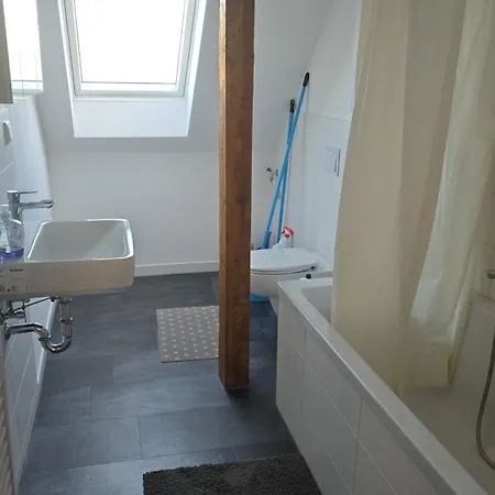 Lägenhet Schoene Vollausgestattete Monteurs- Gaestewohnung Naehe Raffinerie Leuna Und Geiseltalsee Fuer 2 Personen 0308 Braunsbedra