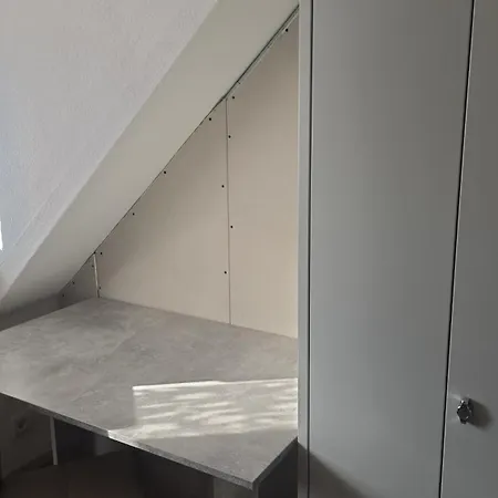 Schoene Vollausgestattete Monteurs- Gaestewohnung Naehe Raffinerie Leuna Und Geiseltalsee Fuer 2 Personen 0308 Lägenhet *