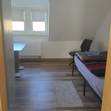 Schoene Vollausgestattete Monteurs- Gaestewohnung Naehe Raffinerie Leuna Und Geiseltalsee Fuer 2 Personen 0308 Braunsbedra