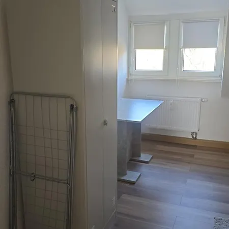 Schoene Vollausgestattete Monteurs- Gaestewohnung Naehe Raffinerie Leuna Und Geiseltalsee Fuer 2 Personen 0308 Lägenhet Braunsbedra