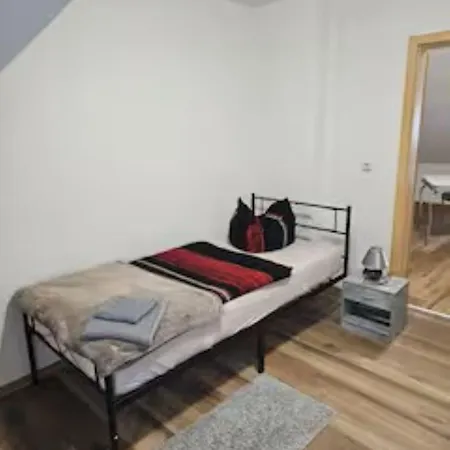 Lägenhet Schoene Vollausgestattete Monteurs- Gaestewohnung Naehe Raffinerie Leuna Und Geiseltalsee 0308 Braunsbedra