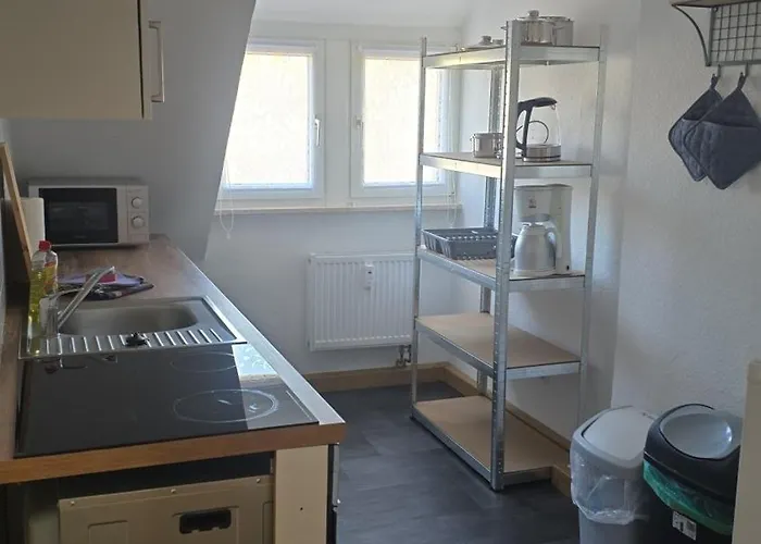 Schoene Vollausgestattete Monteurs- Gaestewohnung Naehe Raffinerie Leuna Und Geiseltalsee Fuer 2 Personen 0308