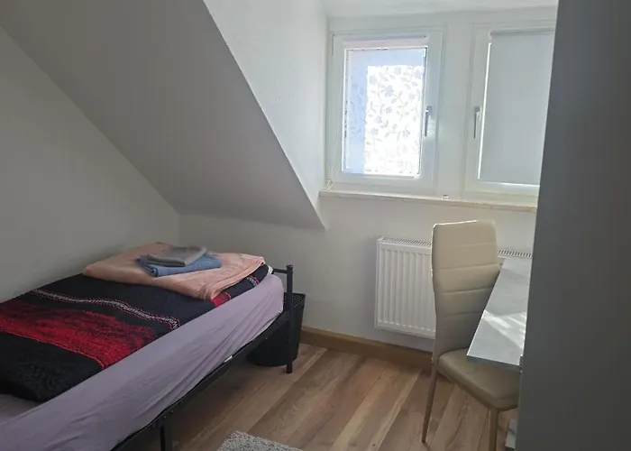 Schoene Vollausgestattete Monteurs- Gaestewohnung Naehe Raffinerie Leuna Und Geiseltalsee Fuer 2 Personen 0308 Lägenhet *