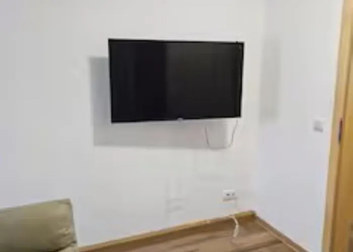 Schoene Vollausgestattete Monteurs- Gaestewohnung Naehe Raffinerie Leuna Und Geiseltalsee 0308 *