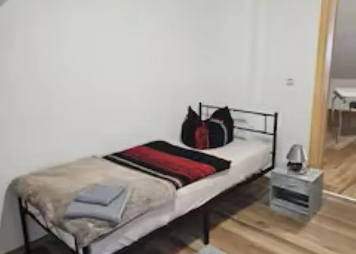 Lägenhet Schoene Vollausgestattete Monteurs- Gaestewohnung Naehe Raffinerie Leuna Und Geiseltalsee 0308 Braunsbedra